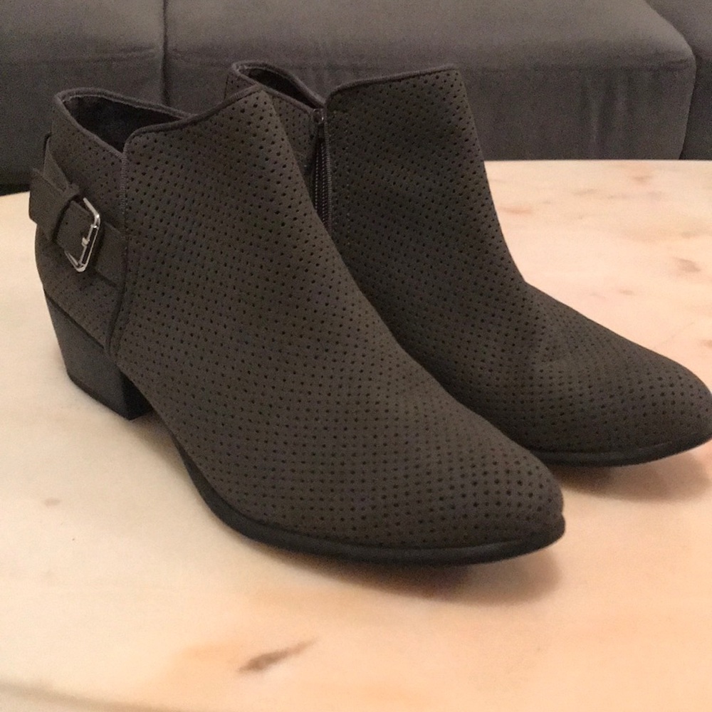 Esprit Short Grey Boots